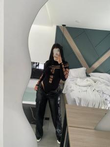 617492072: Chica busca chico en Barcelona