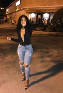 622765455: Chica busca chico en Sevilla