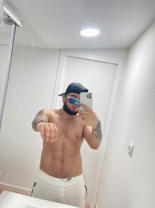 637559359: Chico busca chica en Barcelona