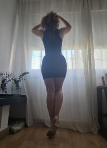 670638510: Chica busca chico en Barcelona