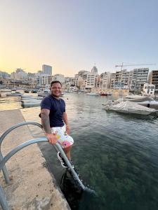 643564317: Chico busca chica en Madrid