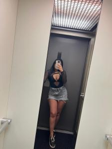 617492072: Chica busca chico en Barcelona