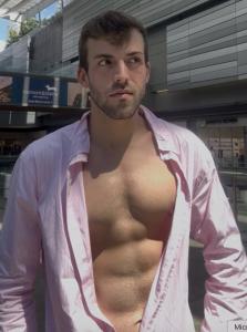 689094443: Chico busca chica en Madrid