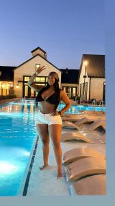 614594049: Chica busca chico en Sevilla