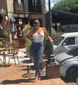 641843995: Chica busca chico en La Coruña