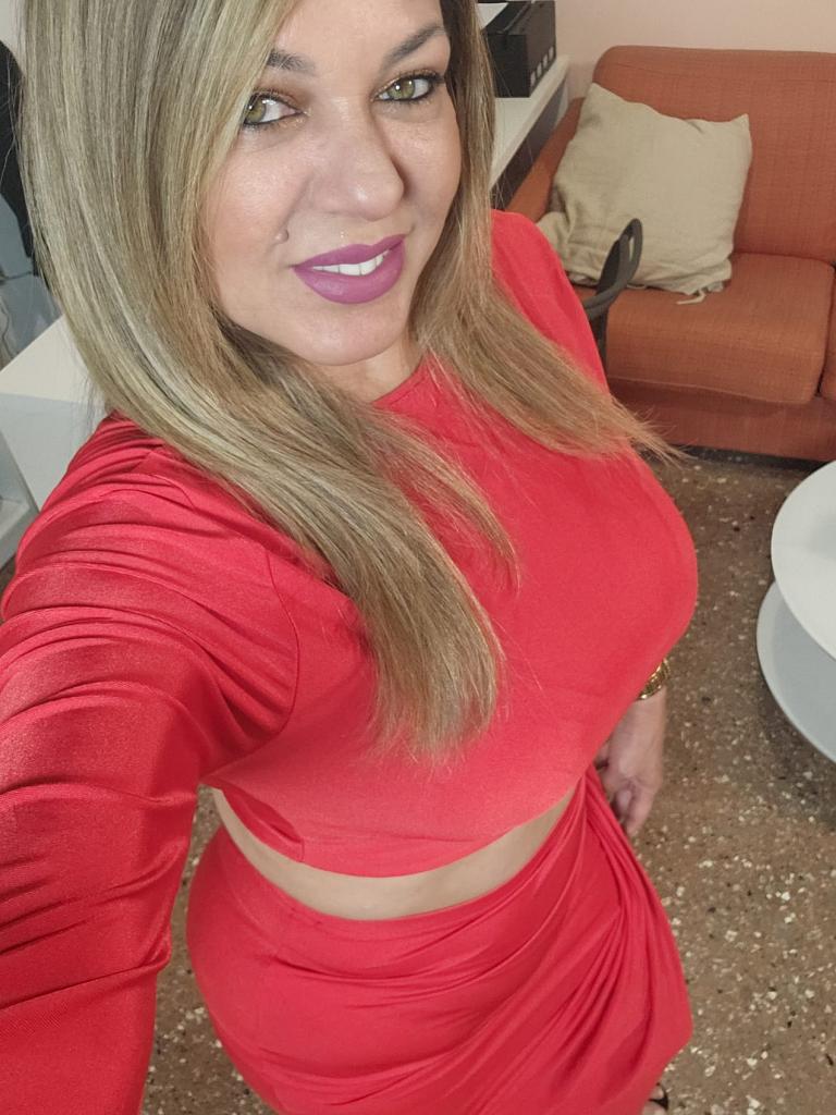 Chica busca chico en Almería: 