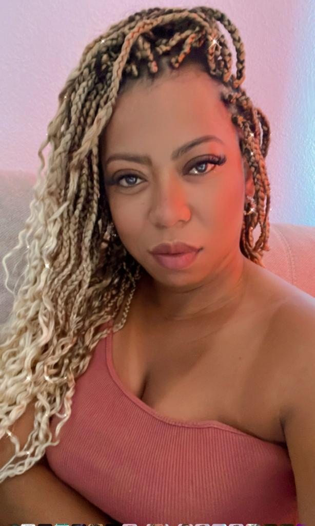 Chica busca chico en Almería: 