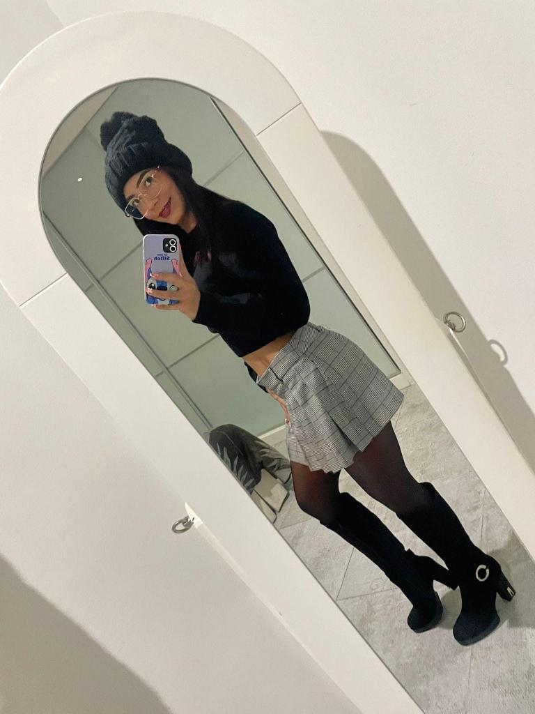 Chica busca chico en Granada: 