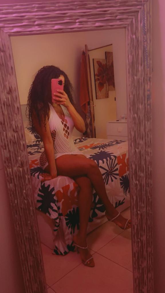 Chica busca chico en Tenerife: 
