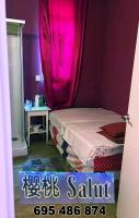 695486874: Chica busca chico en Barcelona