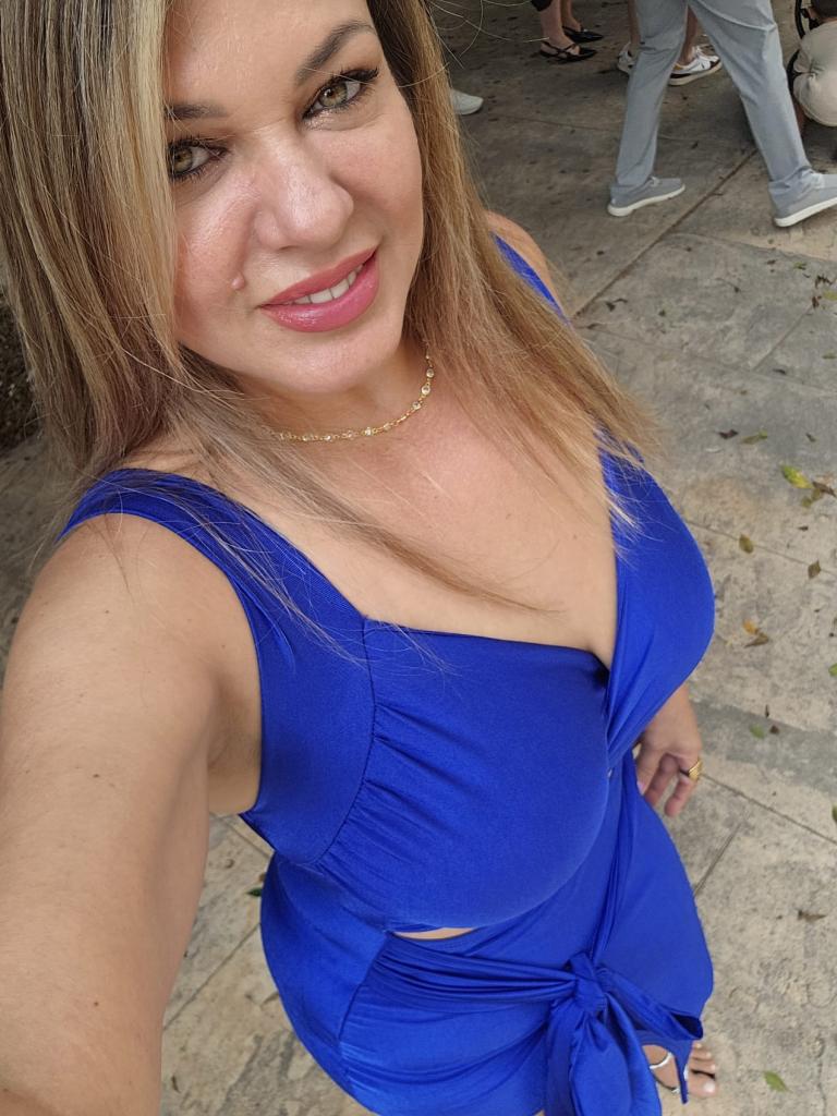 Chica busca chico en Almería: 