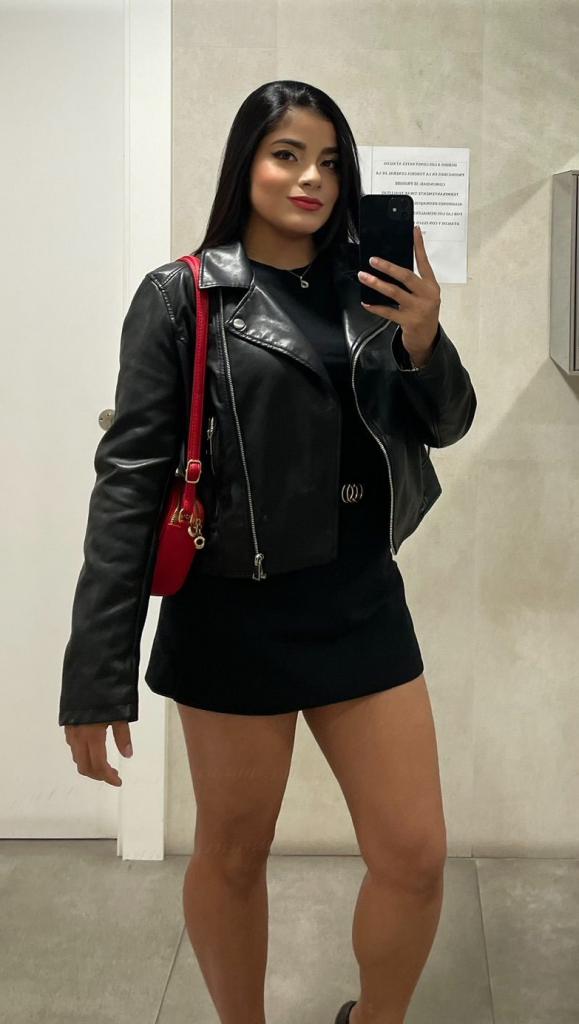 Chica busca chico en Granada: Chica busca chico