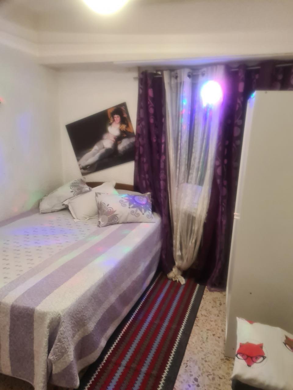 645123877: Chica busca chico en Zaragoza