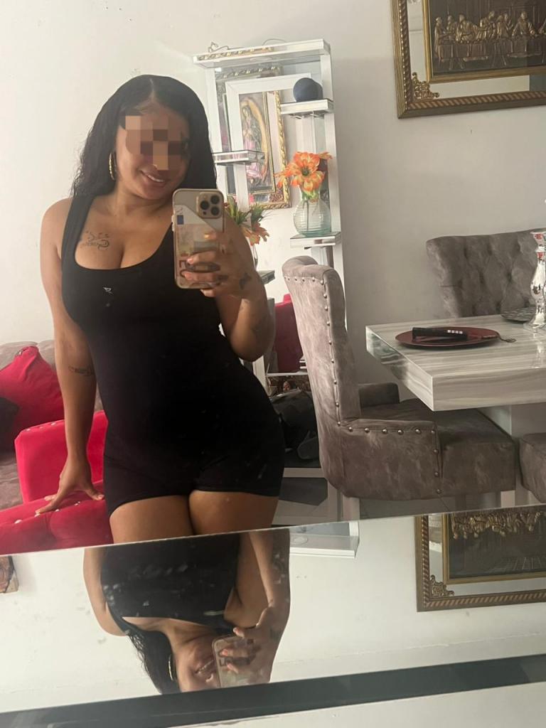 Chica busca chico en Granada: 