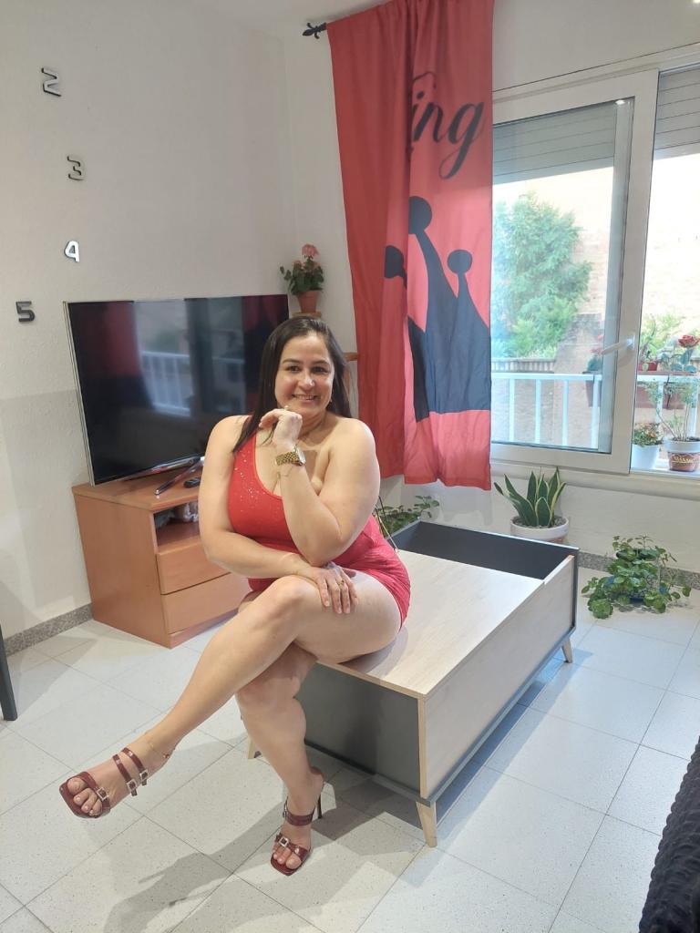 604274845: Chica busca chico en Barcelona