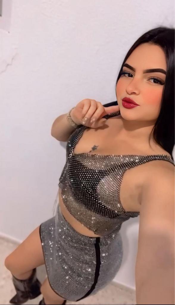 Chica busca chico en Huelva: Chica busca chico