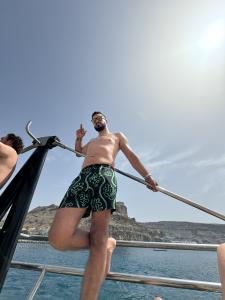 614112180: Chico busca chica en Barcelona