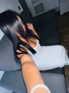 617043703: Chica busca chico en Granada