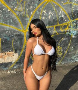 643110904: Chica busca chico en Barcelona