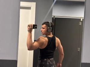 670869173: Chico busca chica en Madrid