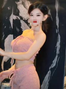 688058209: Chica busca chico en Barcelona