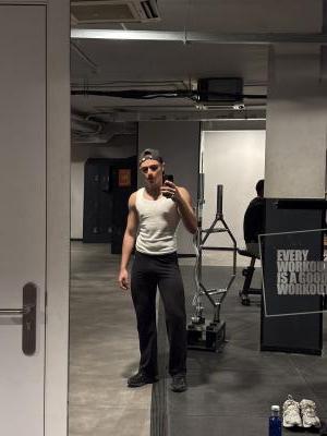 670869173: Chico busca chica en Madrid