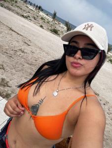 661447669: Chica busca chico en Barcelona