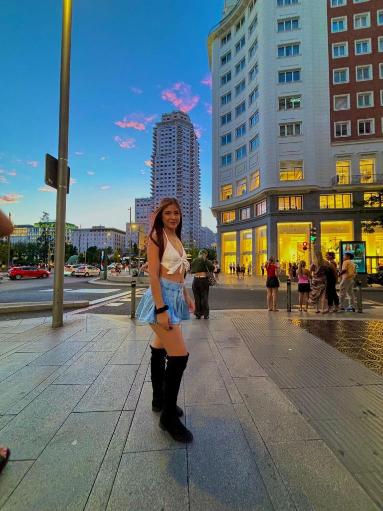 Chica busca chico en Madrid: Chica busca chico