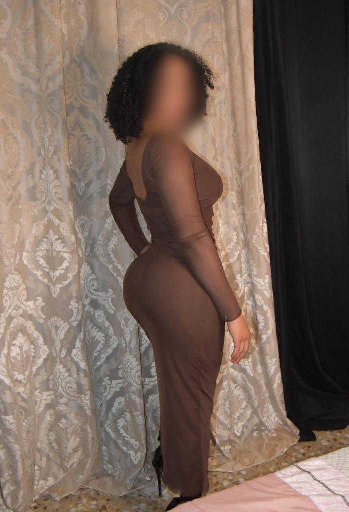 663847997: Chica busca chico en Alicante