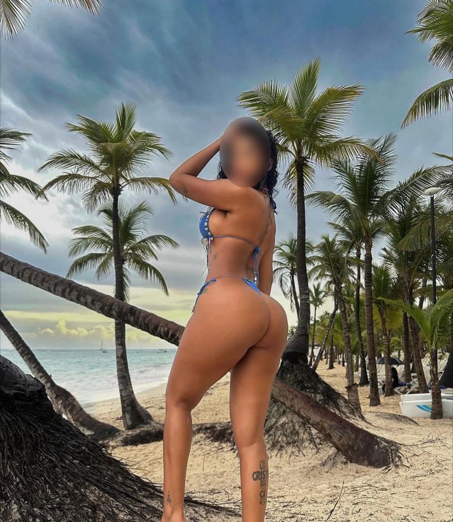 Chica busca chico en Almería: 