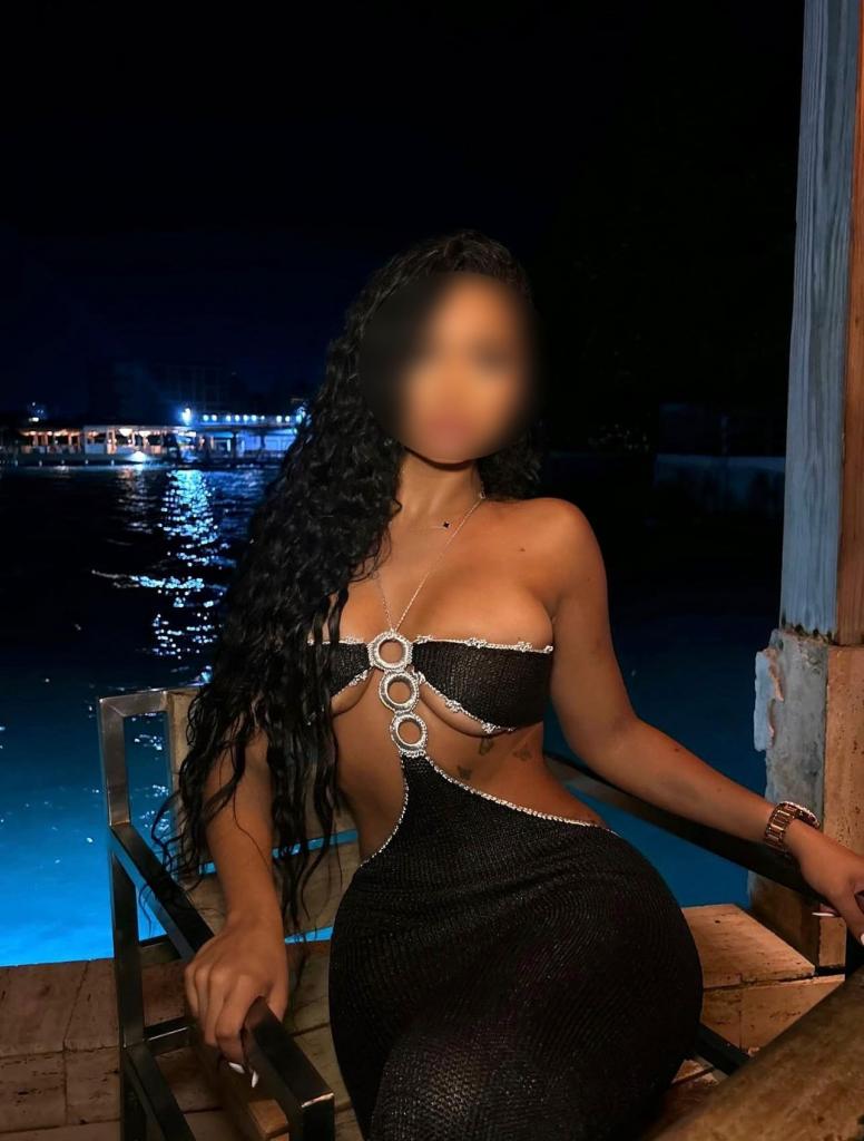Chica busca chico en Almería: 