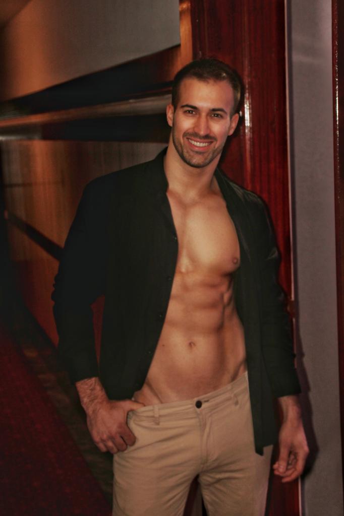 Chico busca chica en Cádiz: 