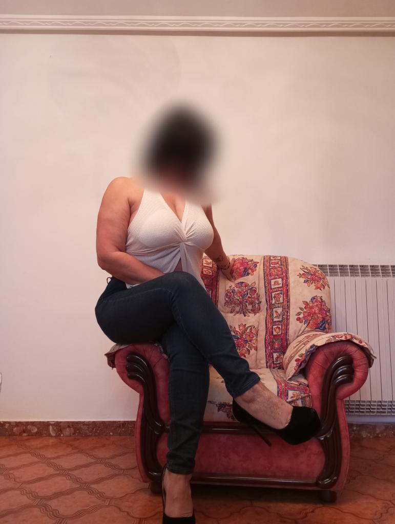 602876046: Chica busca chico en La Coruña