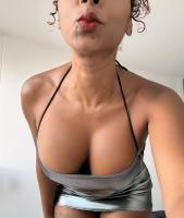 653052945: Chica busca chico en Barcelona