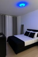 664458865: Chico busca chica en Cádiz