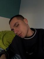 670869173: Chico busca chica en Madrid