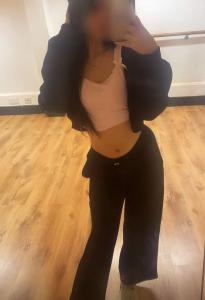 665615175: Chica busca chico en Madrid