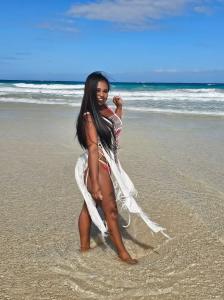 634111454: Chica busca chico en Gerona