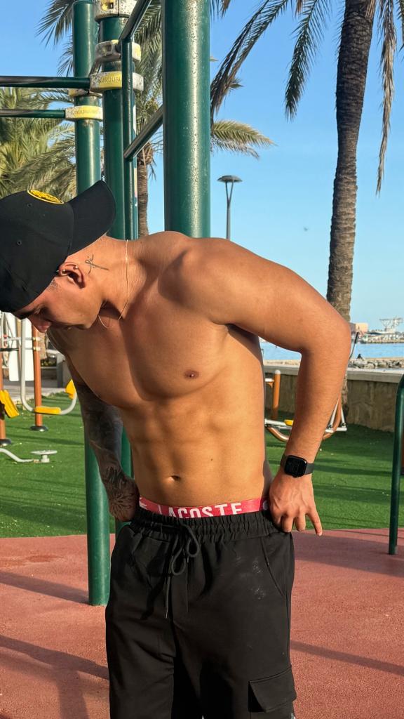 Chico busca chica en Málaga: 