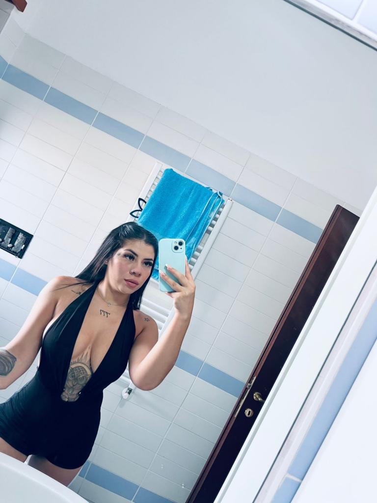 Chica busca chico en Almería: 