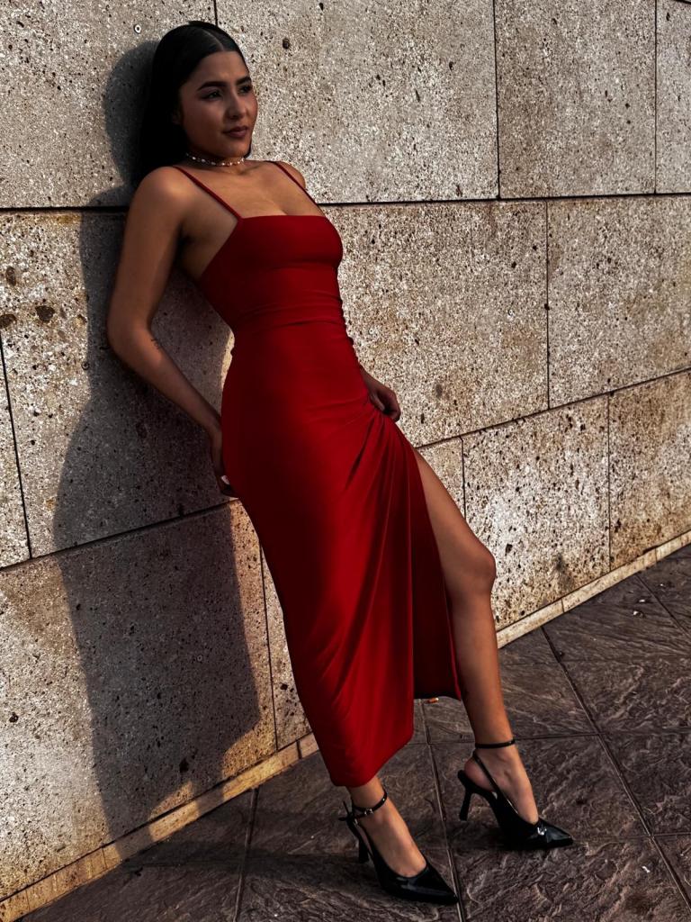 605557451: Chica busca chico en Almería