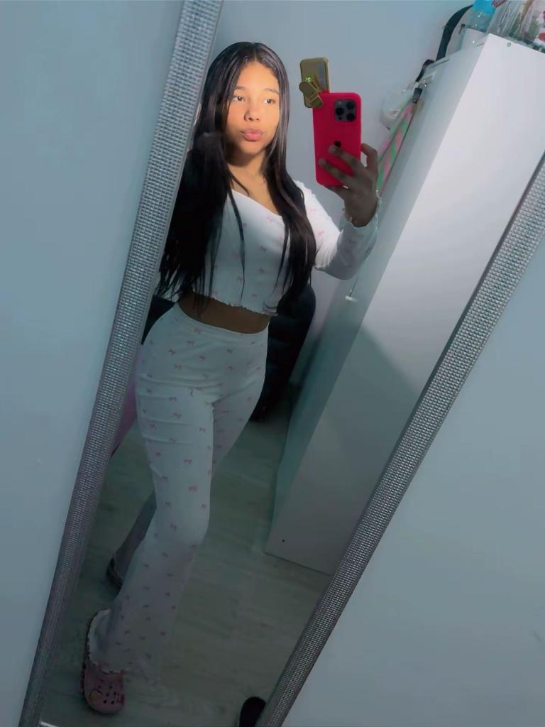 Chica busca chico en Almería: 