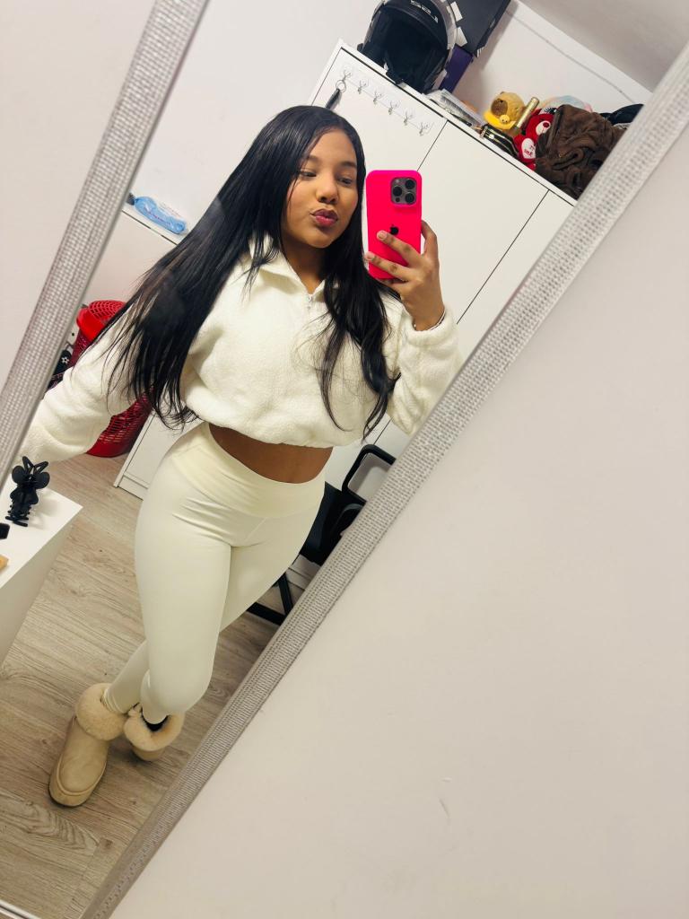 Chica busca chico en Almería: 