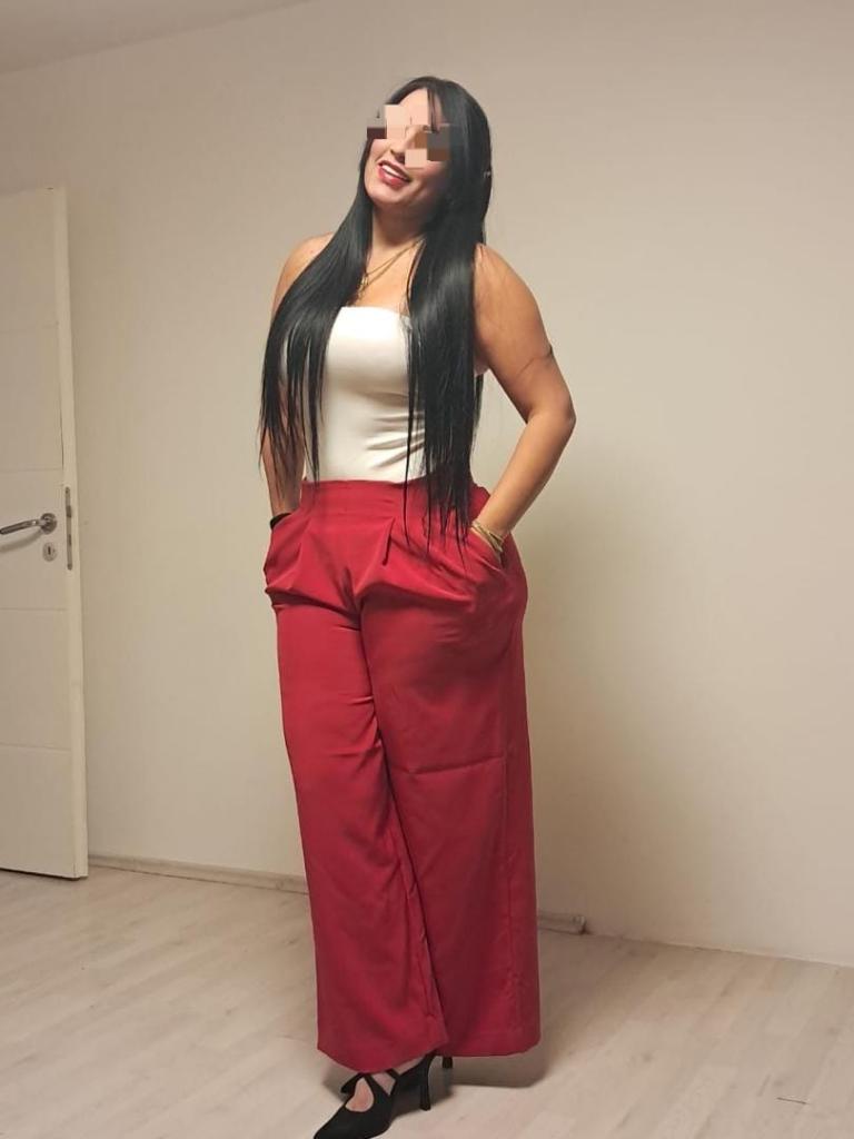 697329016: Chica busca chico en Málaga