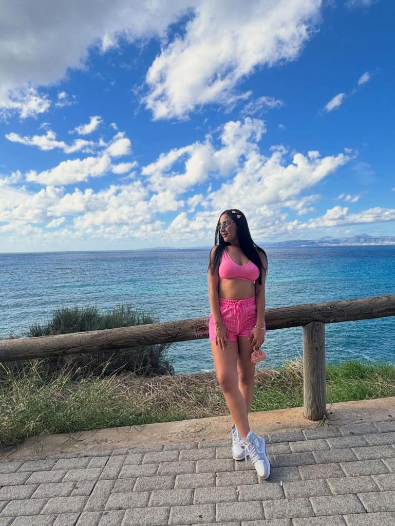 672524360: Chica busca chico en Alicante