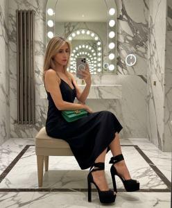 634494079: Chica busca chico en Navarra