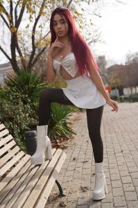 618668292: Chica busca chico en Madrid