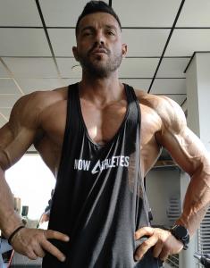 655537172: Chico busca chica en Málaga