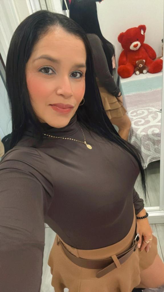 Chica busca chico en Cádiz: 