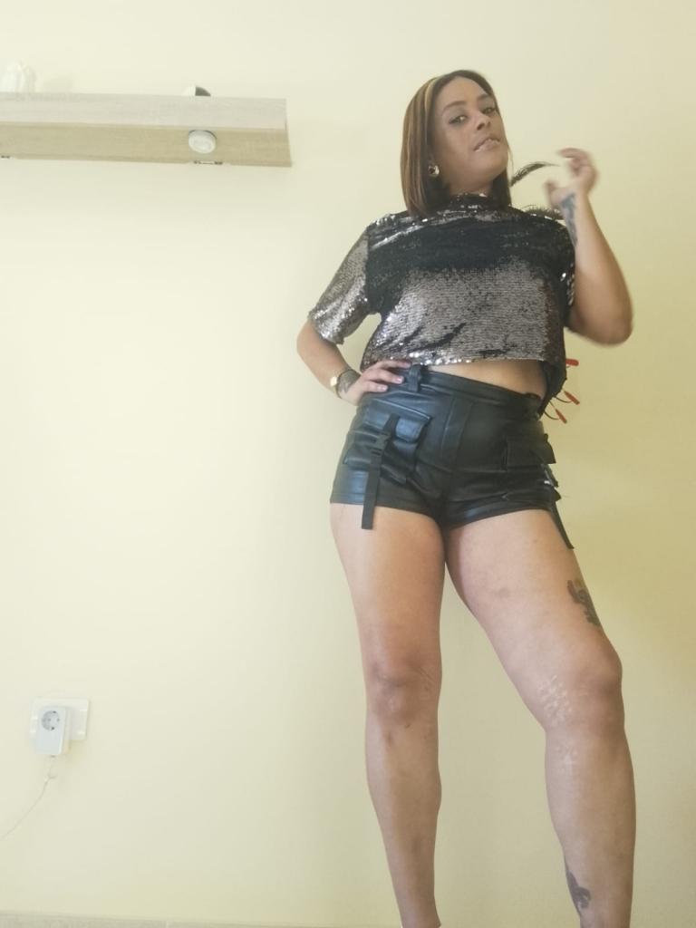 Chica busca chico en Tenerife: 